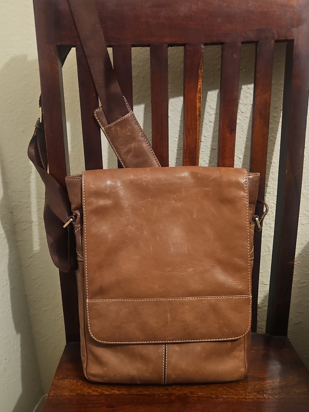 JoS A BANK Brown Leather Messenger Bag for Men - Classic Crossbody